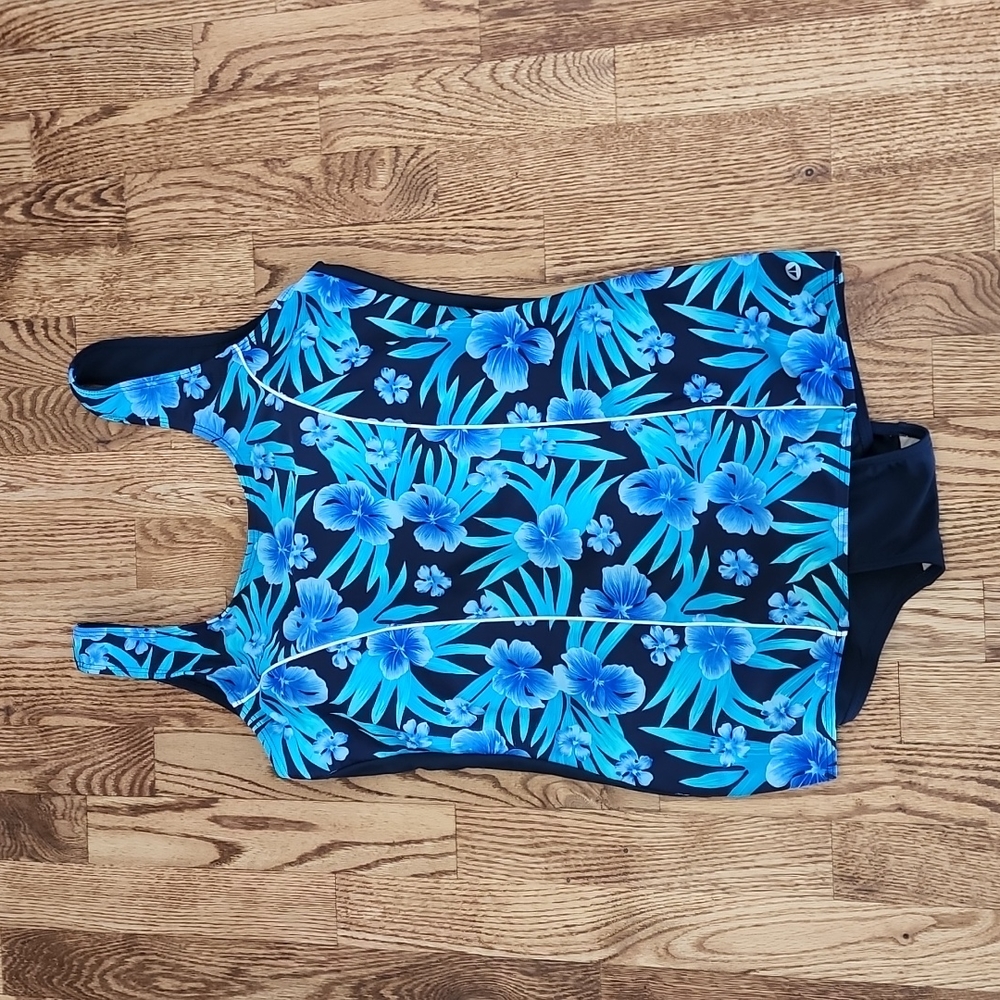 (16) Vogue Floral Tropical Palms Swimsuit Vacation Summer Modest Performance Fun